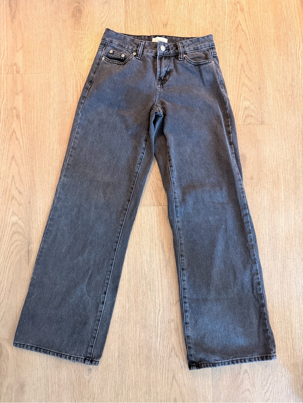 Casey Women’s Low-Rise Baggy Jeans in Washed Charcoal